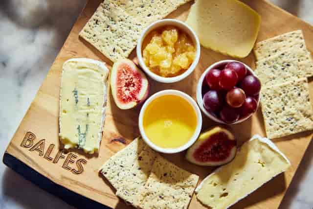 Balfes Bar & Brasserie - >Balfes</a>