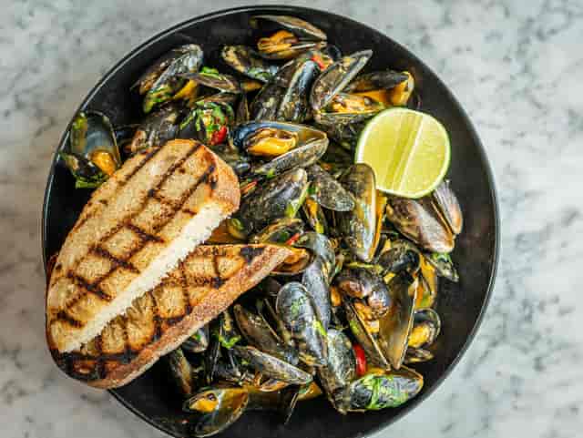 Balfes Bar & Brasserie - >Balfes</a>