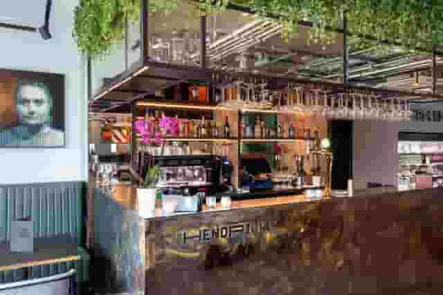 Cocktail bar