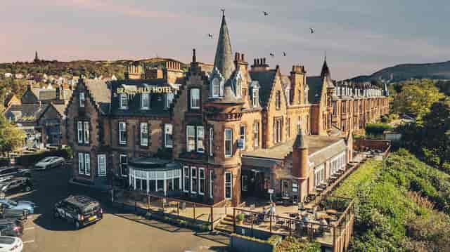 The Braid Suite: Historic boutique venue for exclusive corporate retreats and board meetings.