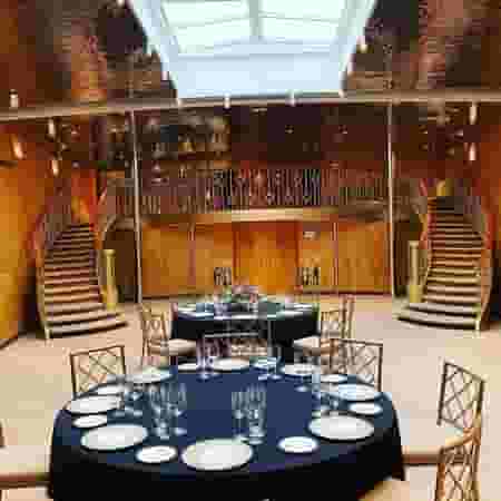 Lighthouse Restaurant & Bar