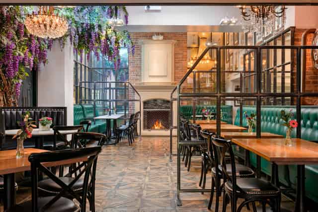 Cocktail bar