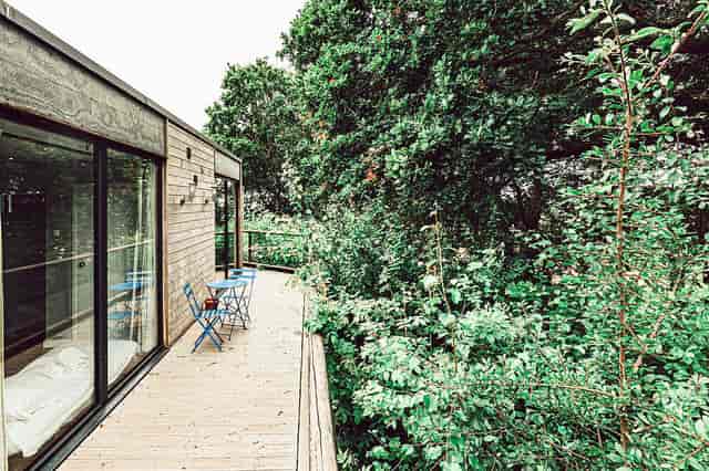 The Hive at Clophill Eco Lodges: Biophilic breakout space for corporate retreats.