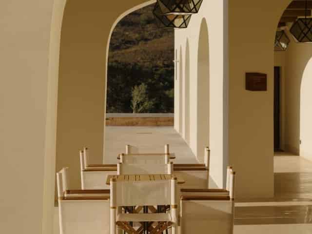 Alfarroba / Carob Meeting Room