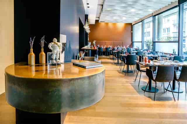 Maximilian Lorenz restaurant venue for upscale corporate dinners and VIP networking events.