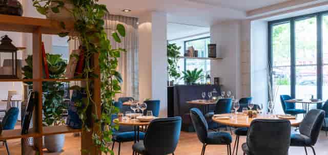 Le Dix Restaurant: Biophilic design for intimate breakout sessions and networking events.