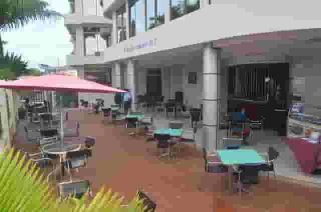 Outdoor restaurant