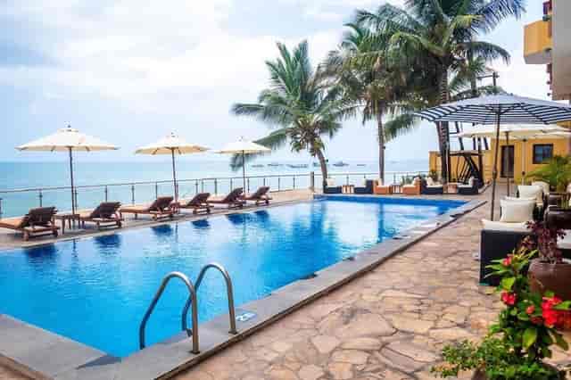 Rooftop terrace at Golden Tulip Zanzibar for incentive travel and cocktail events with ocean views.