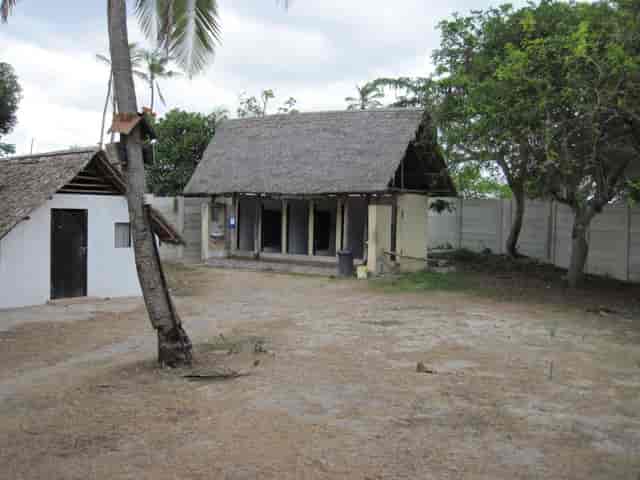 Rustic Kipepeo Beach huts in poor condition, unsuitable for corporate events or travel conferences.