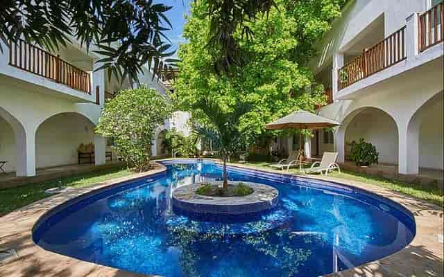 Alexander's Hotel lounge, private courtyard, ideal for incentive retreats and boutique off-sites.