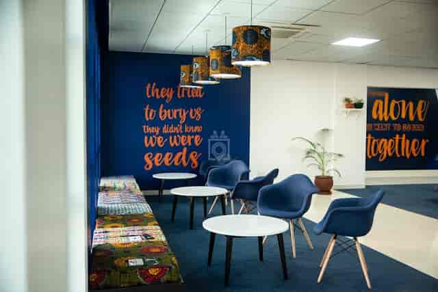 Modern Seedspace breakout office with versatile seating for collaborative corporate workshops.