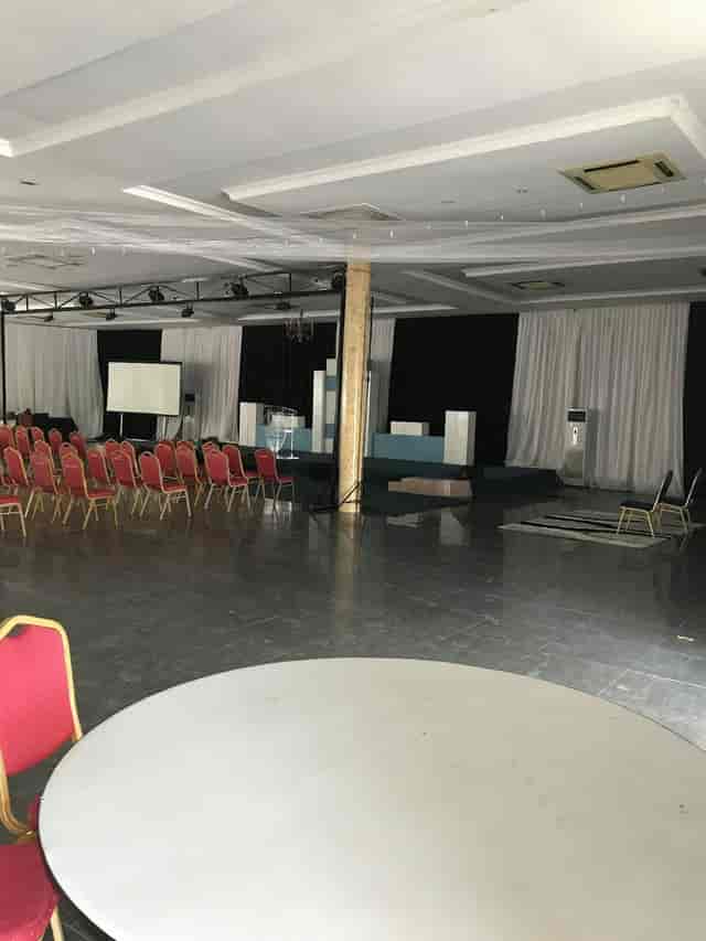 Twiga Lounge banquet hall with obstructive center column, corporate event space layout.