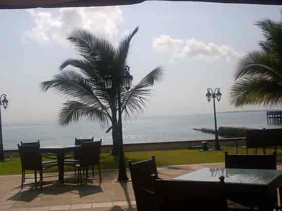Pweza Jetty at Hotel White Sands: Waterfront outdoor space for cocktail receptions and networking.