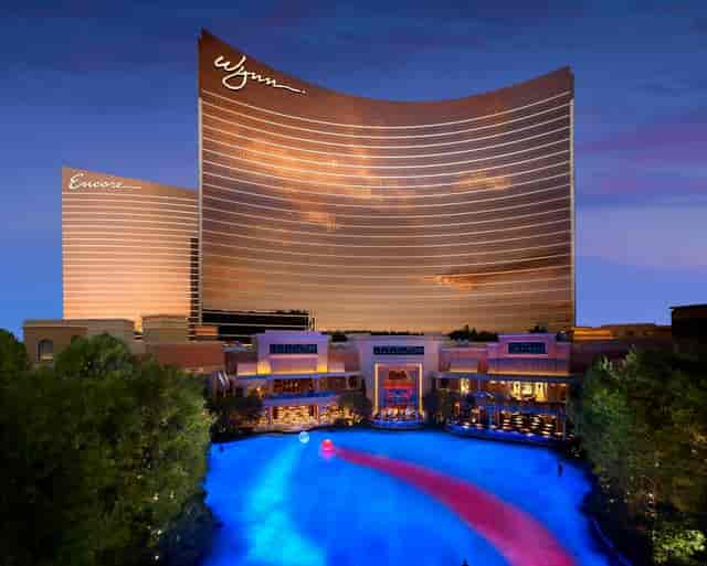 Abruzzi at Wynn Las Vegas: Sophisticated high-capacity venue for corporate summits and events.