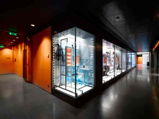 The Royal Institution - image 2