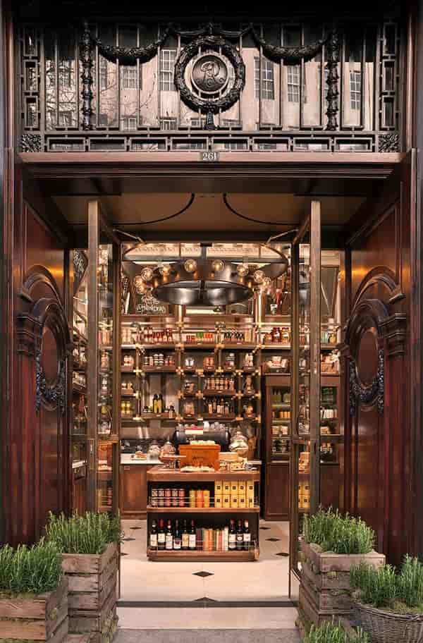The Pie Room Holborn: Wood-paneled boutique event reception and VIP welcome space.
