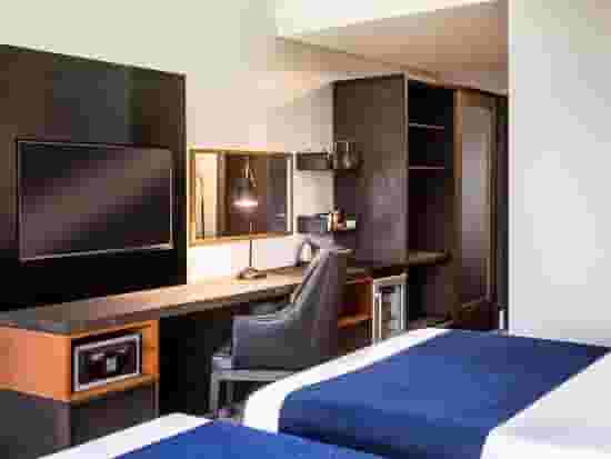 MEZZANINE ROOM 2