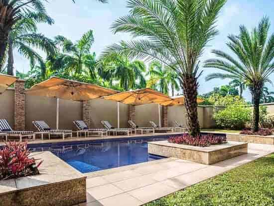 Mövenpick Ikoyi Mezzanine 1 breakout space: poolside lounge for incentive trips and retreats.