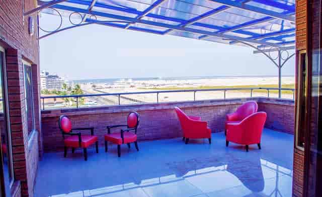 BWC Hotel VIP lounge with vibrant accents for small group networking and corporate events.