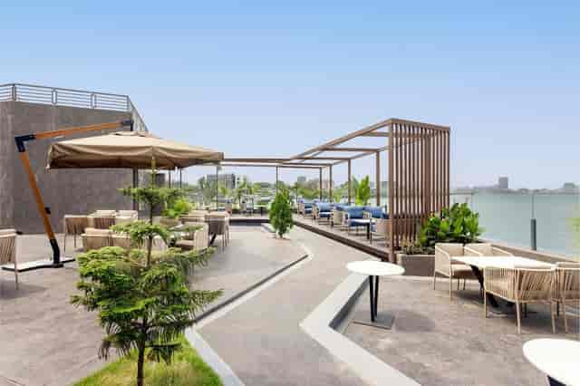 Sino’s Restaurant rooftop with waterfront view for cocktail receptions and networking events.