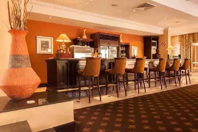Blue Lodge Hotel lounge bar with classic decor for business networking and corporate events.