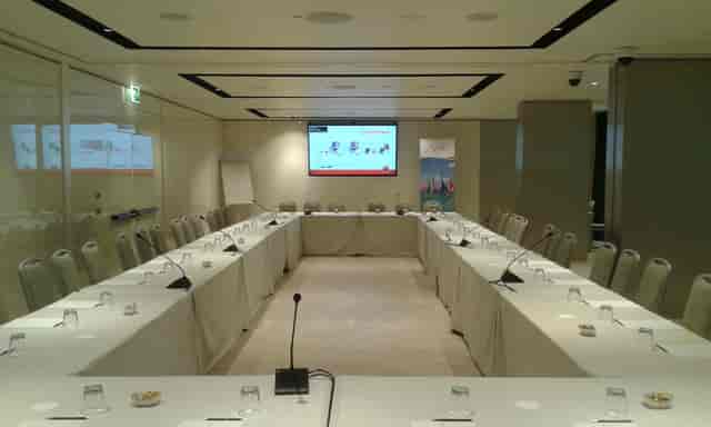 U-shaped meeting room at Excelsior Hotel Gallia, Milan, designed for business collaboration.