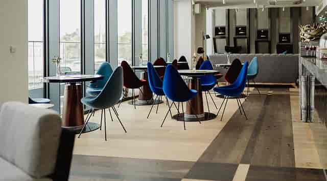 Market Street Hotel bar with lounge seating for networking events and corporate meetings.