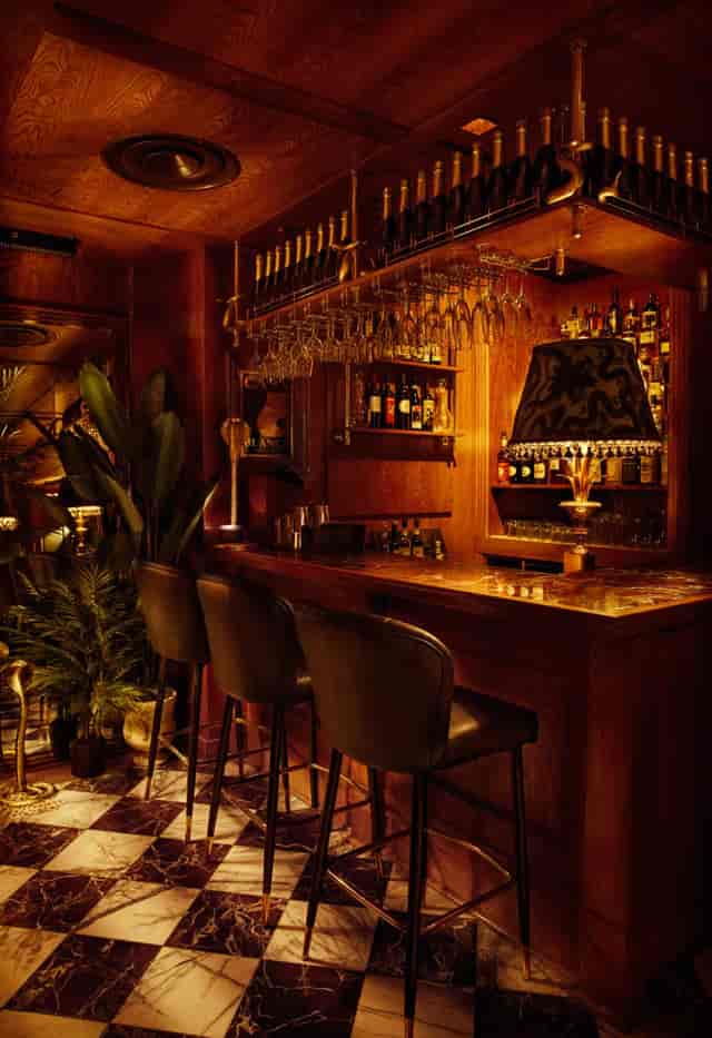 late night cocktail bar Lilith's Lounge ...