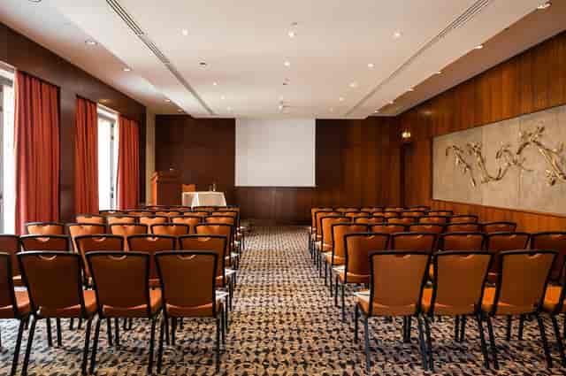 Theater-style Montauroux meeting room at Terre Blanche for corporate conferences and presentations.