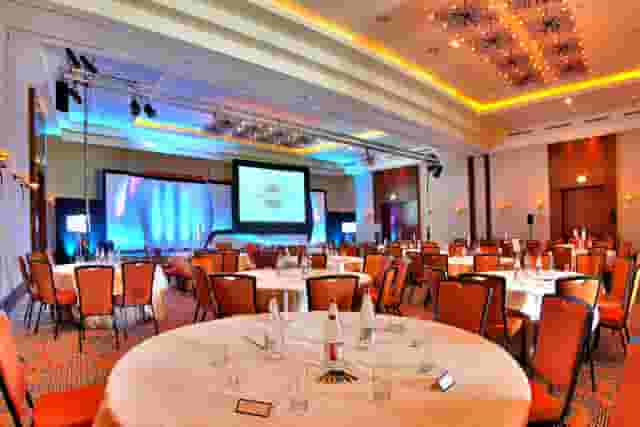 Fayence Meeting Space