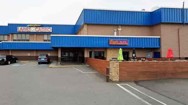 Bowling alley at All Star Poker Silverdale for team building and social events.