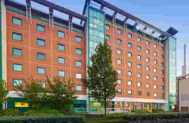DoubleTree by Hilton Woking