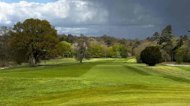 High Elms Golf Course: lush green fairways, ideal for outdoor corporate events and golf tournaments.