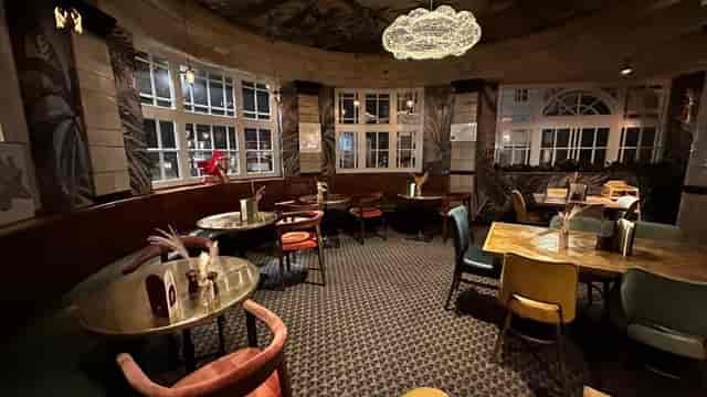 The Kite Room at The Manor Arms, an atmospheric boutique venue for private dinners and receptions.