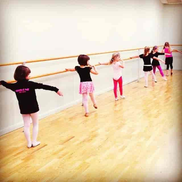 StudioONE dance studio with floor-to-ceiling mirrors for professional dance training classes.