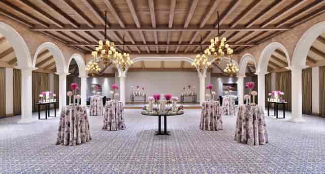 Taj Mahal New Delhi banquet hall featuring elegant floral decor for luxury wedding receptions.