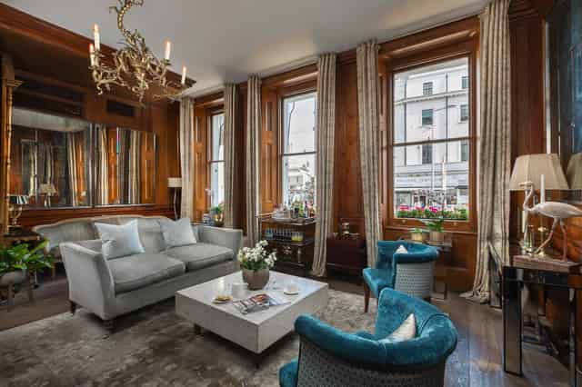 Regal Drawing Room