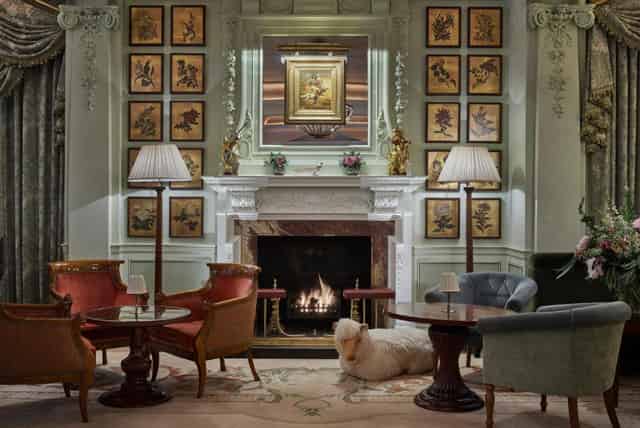 Regal Drawing Room