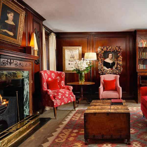 Regal Drawing Room
