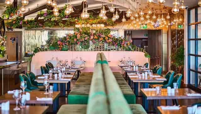 Sky Bar Genting: Sophisticated biophilic event space for upscale networking and corporate dinners.