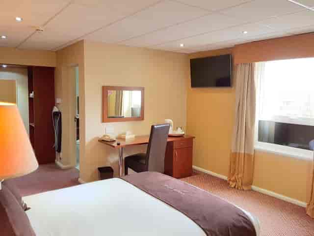 Mountbatten Suite at Apollo Hotel: Functional business room with workspace for corporate events.