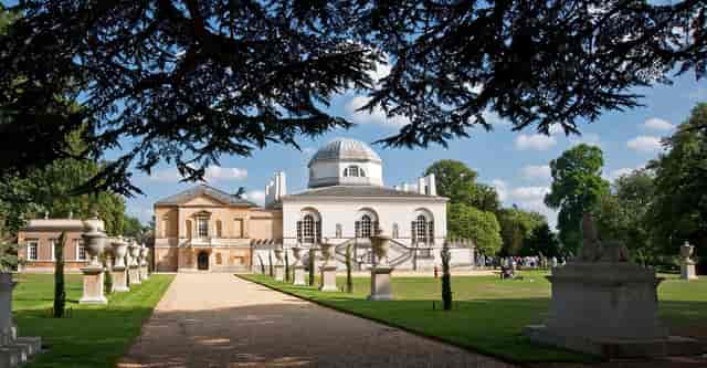 Chiswick House: elegant venue with manicured gardens for weddings and events.
