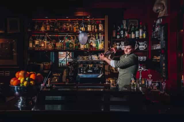 Cocktail bar