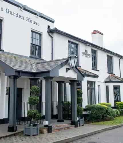 Garden House Pub Restaurant in ...