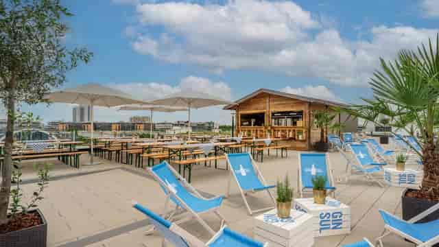 Munich Marriott City West rooftop venue for corporate happy hour and networking events.
