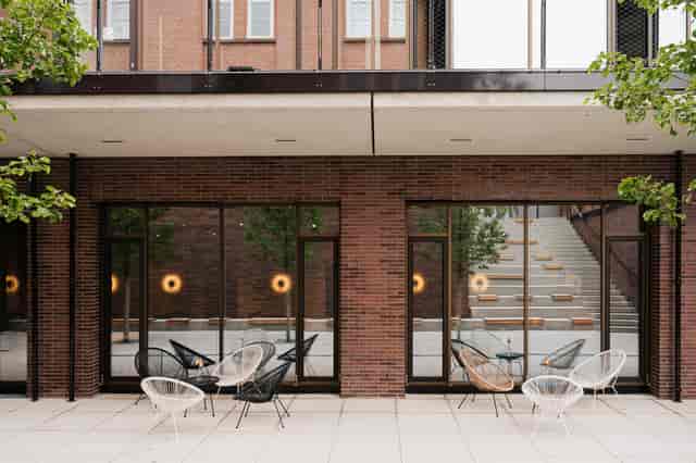Modern modular breakout space at Y.OUR Pavillon for networking and creative corporate events.