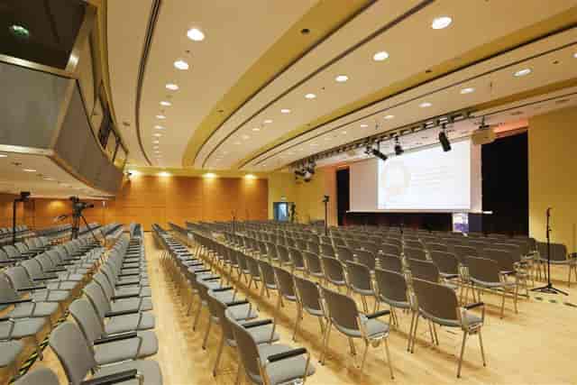 Theater-style conference room at CCN Messe München for corporate events and plenary sessions.
