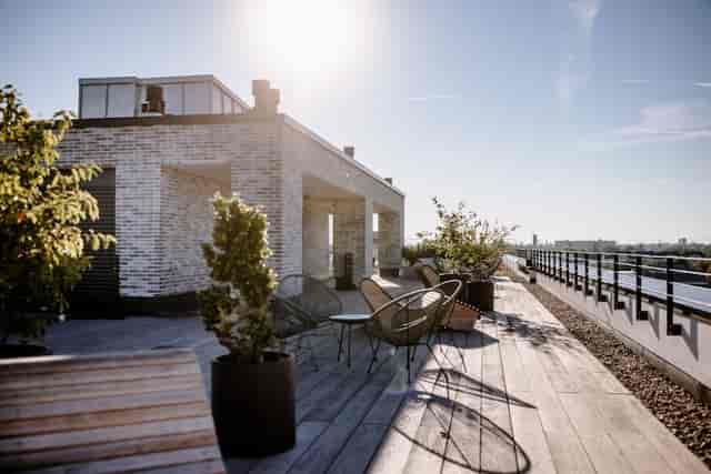 Rooftop terrace at THE FLAG München M. for corporate networking and cocktail events.
