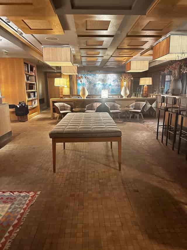 High-end lounge at LOUIS Hotel for corporate networking and sophisticated event receptions.
