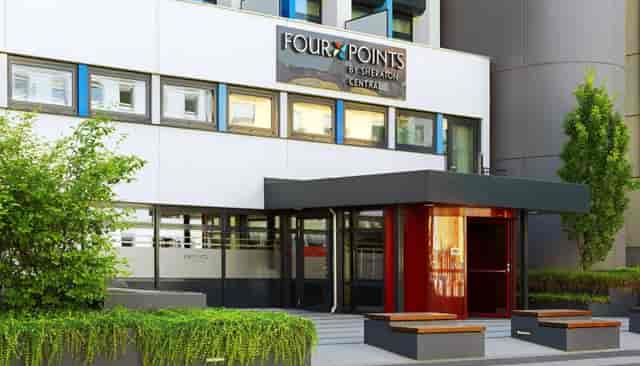 Four Points by Sheraton Munich arrival area for business meetings and corporate event venues.